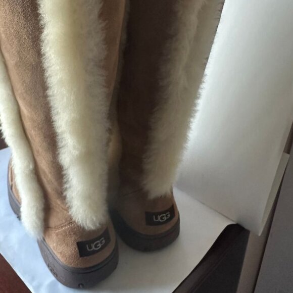 NEW Ugg Sunburst Tall Winter Boots in Chestnut Color Size 11 - Picture 8 of 9